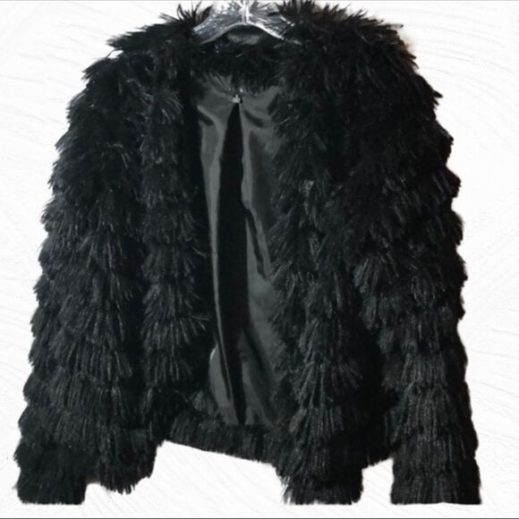 Chloah Black fuzzy parka !! Very light wei… - Picture 6 of 13